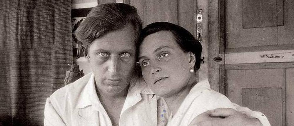 Walter Spies mit der Bildhauerin Gela Forster auf Bali, 1930.