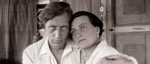Walter Spies mit der Bildhauerin Gela Forster auf Bali, 1930.