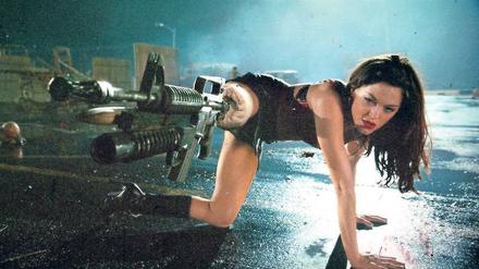 Männerfantasie. Rose McGowan killt 2007 in „Planet Terror“ Zombies, mit einem Maschinengewehr als Beinprothese. 