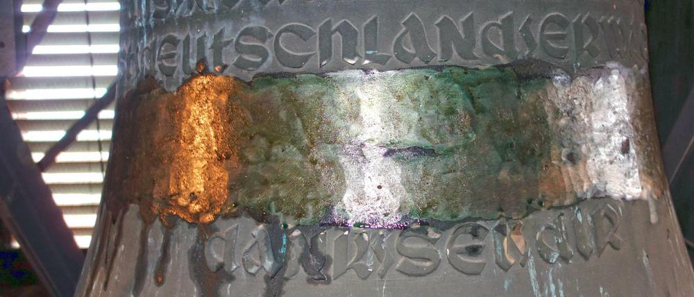 Die Kirchenglocke von Schweringen ohne Hakenkreuz
