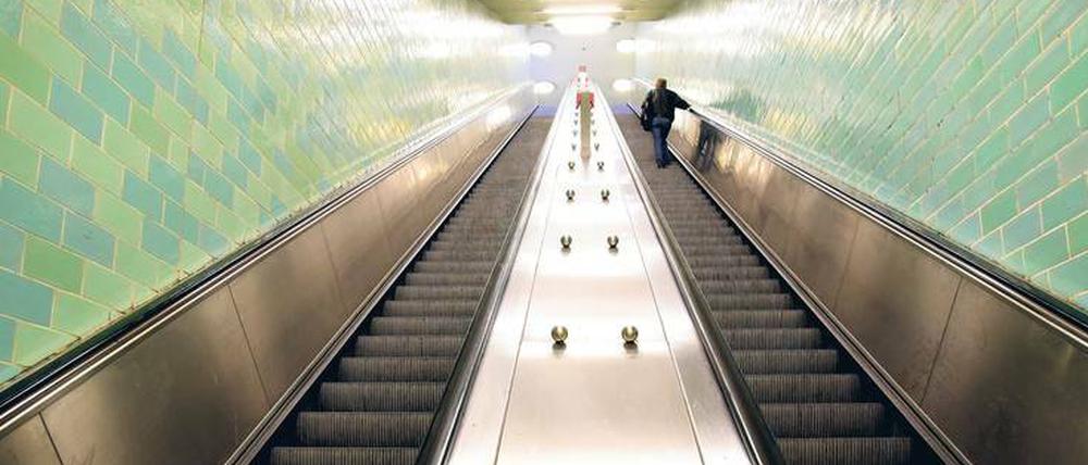 Auf und ab. Die Stadt rollt, wie hier am Bahnhof Gesundbrunnen.
