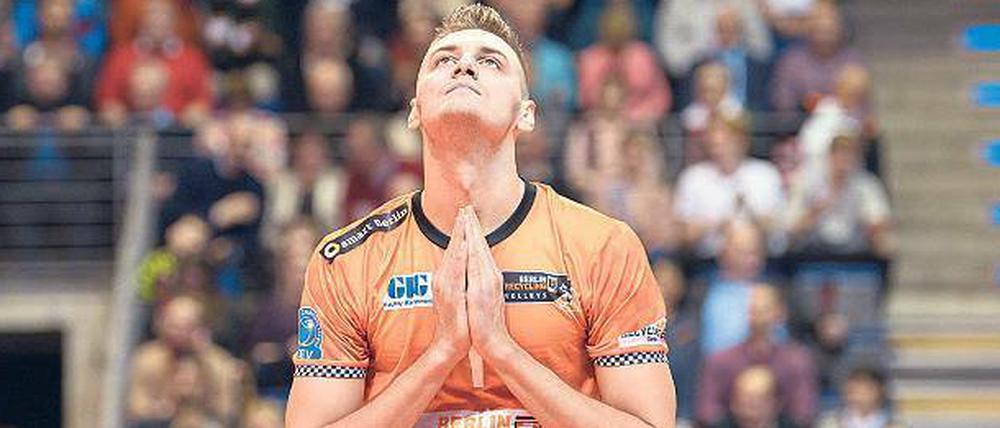 Aleksandar Okolic und die BR Volleys müssen gegen Lüneburg ins dritte Spiel.