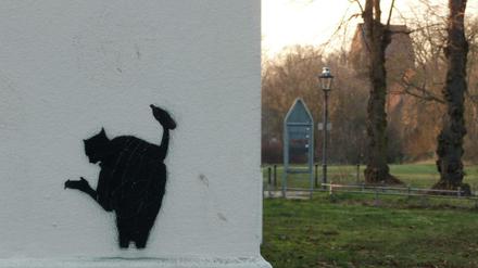 Versuchung auf dem Dorfanger. Graffito in Marienfelde.
