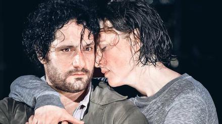 Edgar Eckert als Jason und Maren Eggert als Medea am DT.