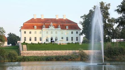 Scloss Meseberg: Das Gästehaus der Bundesregierung, aufgenommen von der Rückseite. 