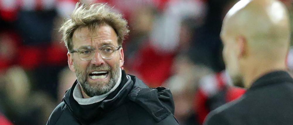 Sieht hier eher verzweifelt aus, triumphierte aber am Mittwoch: Liverpools Jürgen Klopp - neben Pep Guardiola.