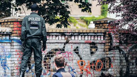 In der Nähe des Görlitzer Parks streiten sich zwei Nachbarn, seit einem Jahr auch vor Gericht.