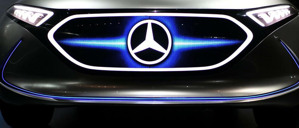 Ein Mercedes auf der Hauptversammlung der Daimler AG