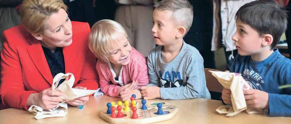 Ein Lehrergehalt für Erzieher wünscht sich Familienministerin Franziska Giffey. 