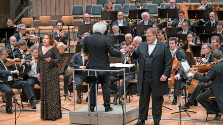 Oper konzertant. Nina Stemme (Kundry) und Stuart Skelton (Parsifal), Simon Rattle dirigiert die Berliner Philharmoniker.