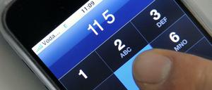 Die Berliner haben im vergangenen Jahr deutlich häufiger Hilfe beim Bürgertelefon gesucht.