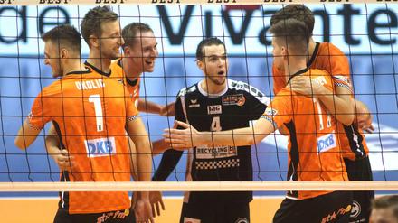 Die Volleys brauchen einen Sieg gegen Lüneburg, um ins Halbfinale einzuziehen.
