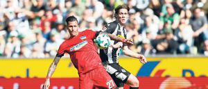 Wo ist das Tor? Herthas Davie Selke (links) hatte gegen Mönchengladbach viele Chancen, vergab sie aber alle.