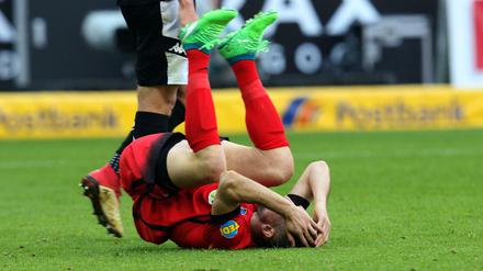 Das gibt es doch alles nicht! Vedad Ibisevic während des Spiels in Gladbach. 