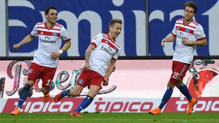 Endlich wieder ein Sieg für den HSV. Da kann man schon mal im Kreis rennen.