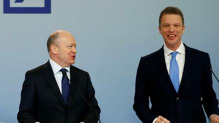 John Cryan (l.) geht, Christian Sewing steigt auf.