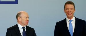 John Cryan (l.) geht, Christian Sewing steigt auf.