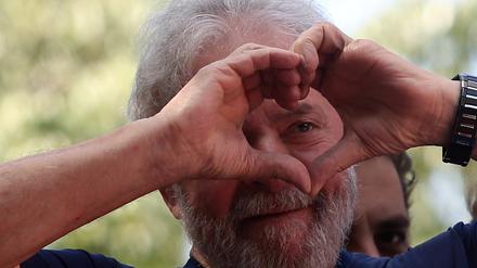 Gruß an die Anhänger: Der ehemalige brasilianische Präsident Luiz Inacio Lula da Silva 
