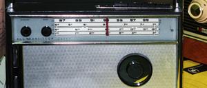 Streit ums Radio per UKW - Dienstleister haben mit Abschaltung gedroht. Die Gefahr scheint vorerst gebannt.