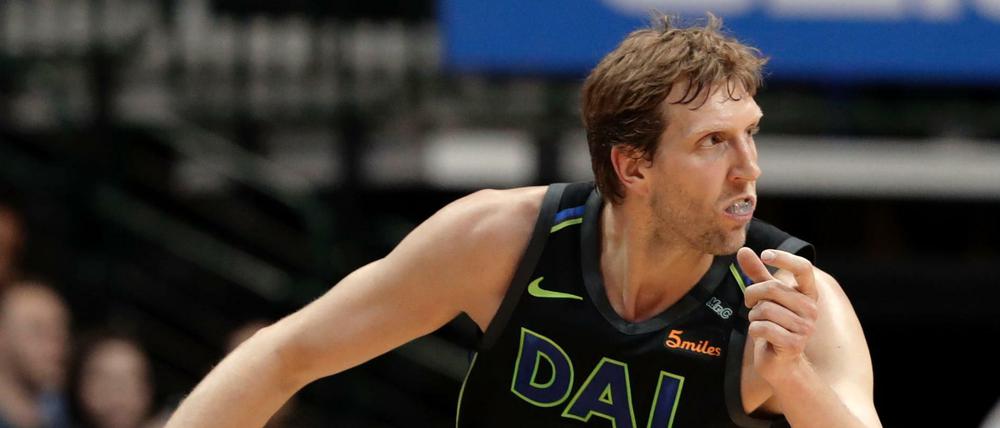 Dirk Nowitzki holte 2011 mit den Dallas Mavericks den Titel in der NBA. 