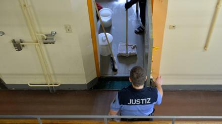 Die Justiz braucht neue Vollzugsbeamte, doch es gibt zu wenige geeignete Bewerber.