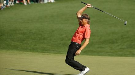 Auch mit 60 noch vorn dabei. Der deutsche Golfprofi Bernhard Langer am 16. Loch. 