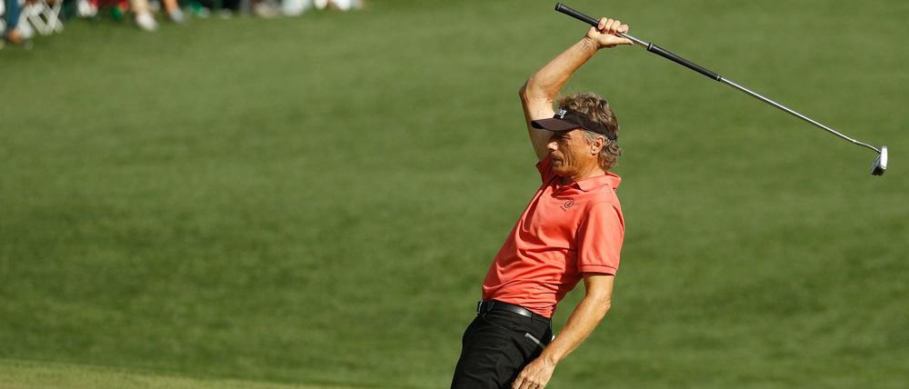Auch mit 60 noch vorn dabei. Der deutsche Golfprofi Bernhard Langer am 16. Loch. 