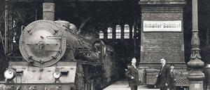 Der Anhalter Bahnhof, 1880 eröffnet, im Zweiten Weltkrieg stark beschädigt und 1959 gesprengt, war einer der wichtigsten Bahnhöfe Berlins (Aufnahme um 1924).