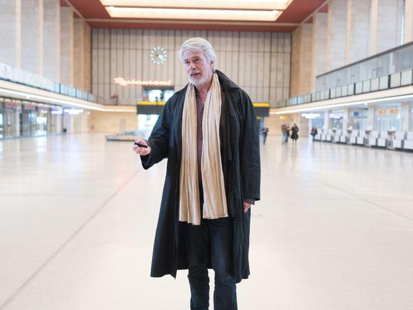 Wohin wird es jetzt für ihn gehen? Der belgische Kurator verlässt die Volksbühne.