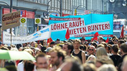 Mehrere tausend Menschen demonstrierten schon 2011 gegen steigende Mieten.