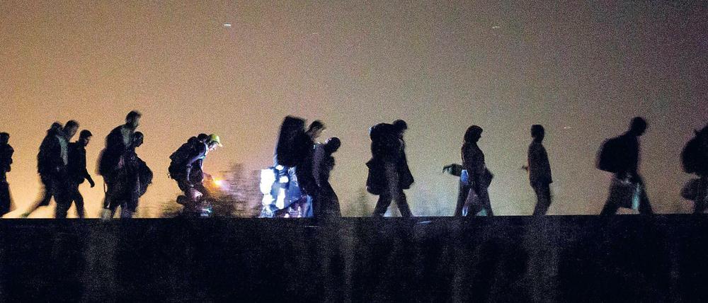 Flüchtlinge im September 2016 an der Grenze zwischen Ungarn und Serbien