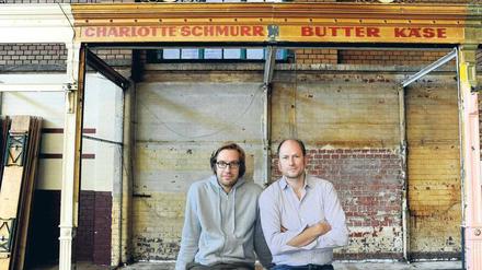 Übernahmeerfahren.Nikolaus Driessen (l.) und Florian Niedermeier hatten 2011die Markthalle Neun von der Stadt übernommen – und wiederin die schwarzen Zahlen geführt. In Moabit wollten sie das Experiment mit anderen Händlernwiederholen.