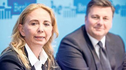 Neue Chefin. Berlins Polizeipräsidentin Barbara Slowik mit Innensenator Andreas Geisel. 