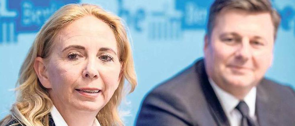 Neue Chefin. Berlins Polizeipräsidentin Barbara Slowik mit Innensenator Andreas Geisel.