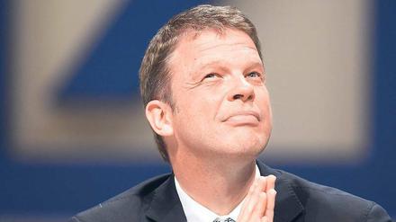 Beten und arbeiten. Christian Sewing soll die Deutsche Bank aus der Krise führen – und umkrempeln.