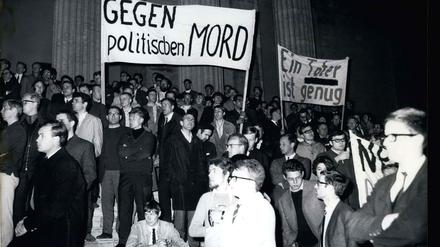 Eine Protestveranstaltung in München zum Tod des Pressefotografen Klaus Frings.