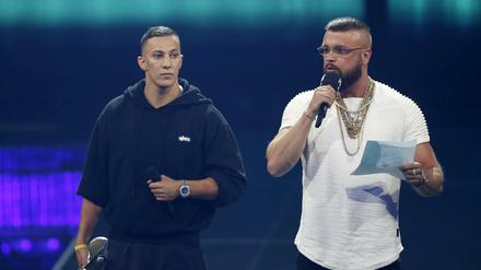 Die Rapper Kollegah und Farid Bang nehmen ihren Echo an.
