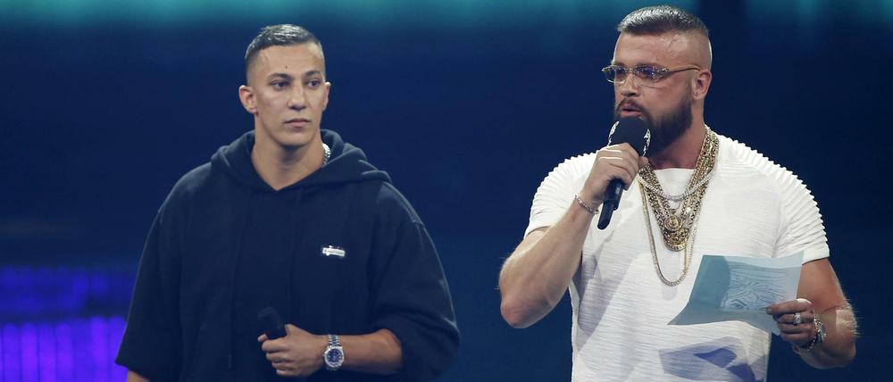 Die Rapper Kollegah und Farid Bang nehmen ihren Echo an.