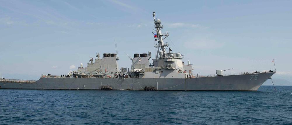 Der Zerstörer USS Donald Cook ist im Mittelmeer und mit Raketen bestückt.