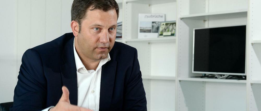 Lars Klingbeil ist seit dem 8. Dezember 2017 SPD-Generalsekretär. Klingbeil gehört zum Seeheimer Kreis der SPD.
