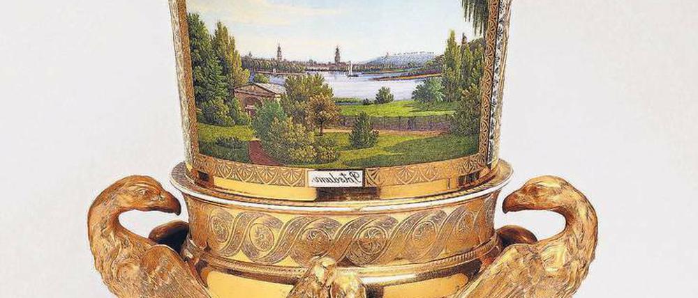 Glänzend. Adlerhenkel-Vase mit Ansichten von Berlin und Potsdam Berlin.