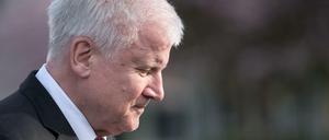 Die Kanzlerin widersprach Horst Seehofers Aussagen über den Islam und Deutschland - und trug ihm gleich noch auf, die nächste Islamkonferenz zu organisieren.