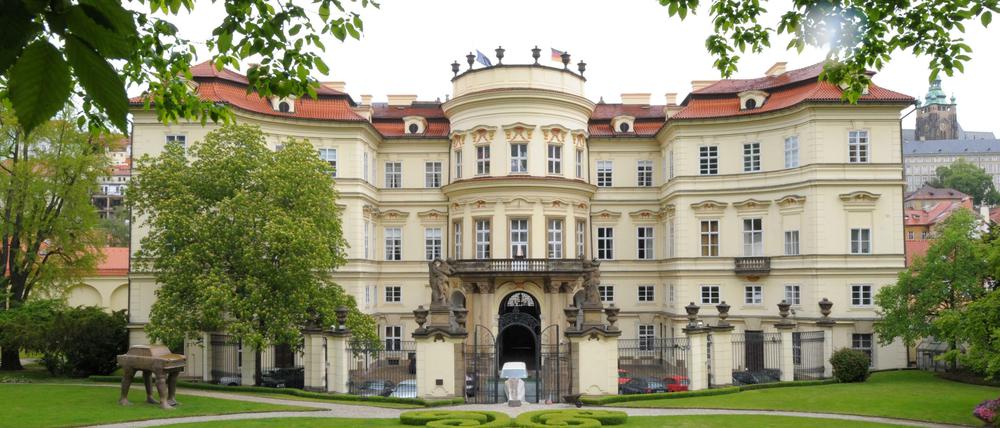 Das Palais Lobkowitz ist ein historischer Ort.