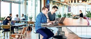 In Ruhe arbeiten oder kreativer Austausch. Coworking Spaces wie der von WeWork am Potsdamer Platz bieten im Idealfall beides.