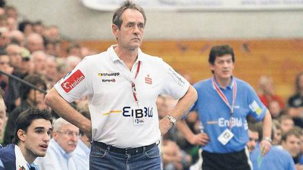 Man kennt sich. Lange prägten Rolf Brack (l.) und Velimir Petkovic (r.) das Schwaben-Derby zwischen Balingen und Göppingen. Heute treffen sie sich erneut. Foto: Imago