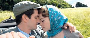 Pioniere im Kampf um Inklusion. Claire Foy spielt Diana, Andrew Garfield den später an Polio erkrankten Robin Cavendish.