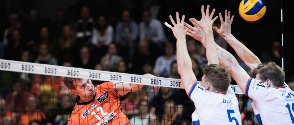 Paul Carroll (l.) machte am Samstag die meisten Punkte für die BR Volleys.