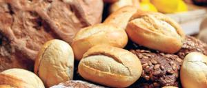 Duftend und warm. Brot und Brötchen frisch aus der Backstube sind heute selten. 