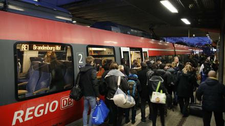 Überfüllte Regios - für Pendler ist das Alltag.