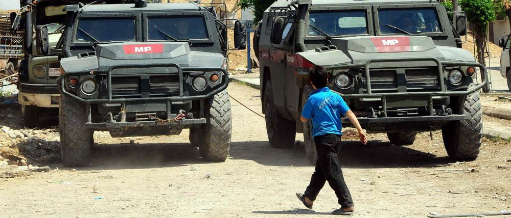 Russisches Militär, hier in Duma bei Damaskus, blieb offenbar verschont von den westlichen Angriffen auf Syrien.